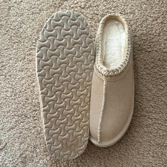 Platform Slipper - Picture 2 of 3